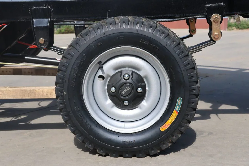 Fuel cargo tricycle – rear wheel detail