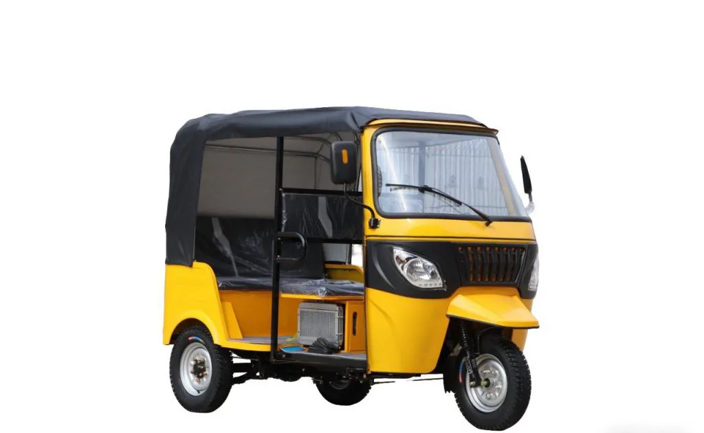 Two-row electric tuk tuk – compact urban shuttle profile